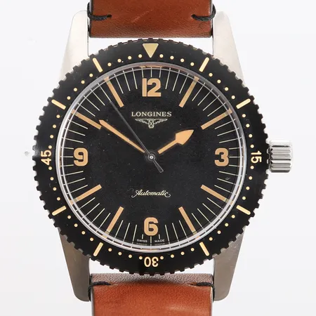 Longines Skin Diver (Black 4 arab 8 Index), ref. L2.822.4.56.2, snr. 49937969, ø42mm, stål, brun rem av okseskinn, automatisk, safirglass, med kvittering og garantikort Thune 23.02.2022, med boks, papirer og yttereske, fin tilstand Vekt: 0 g Kontakt Lånekontoret for frakt