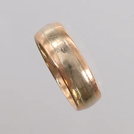 Ring, ø21mm, bredde 7,6mm, 14K Vekt: 10,6 g Kontakt Lånekontoret for frakt