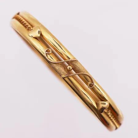 Armring med to ringer, Ø 61 mm, bredde 8,8 mm, mangler stempel, 21K Vekt: 13,7 g Kontakt Lånekontoret for frakt