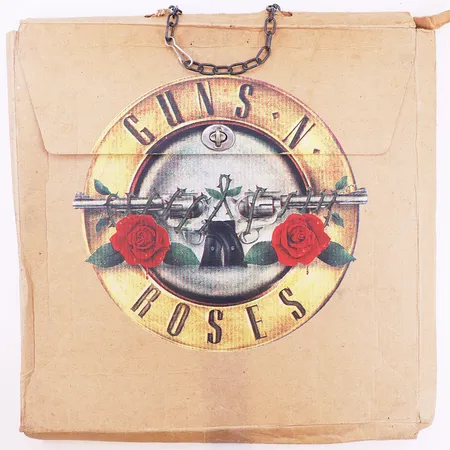 Guns N Roses Vintage limited edition box set vinyl, 2043 av 4000, med poster og stoffmerke, meget god kvalitet på vinyl Kontakt Lånekontoret for frakt