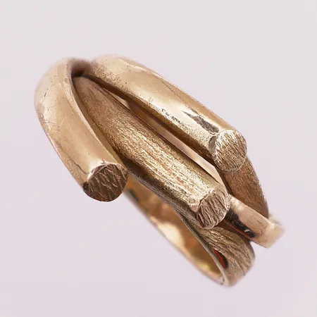 Ring, Ø 20 mm, bredde 13,8 mm, mangler stempel, 14K Vekt: 20,6 g Kontakt Lånekontoret for frakt