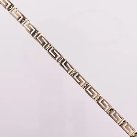 Armbånd med gresk nøkkelmønster, lengde 17,5 cm, bredde 6,6 mm, 14K Vekt: 13,8 g Kontakt Lånekontoret for frakt
