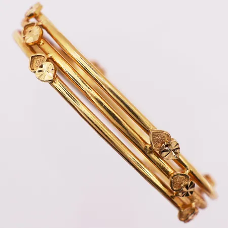 Armring med tre ringer, Ø 60 mm, bredde 11 mm, mangler stempel, 21K Vekt: 24,4 g Kontakt Lånekontoret for frakt