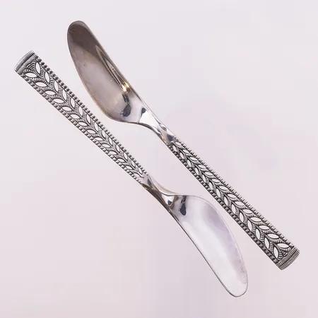 2 smørkniver i Juvel, lengde 15,3 cm, 830S Vekt: 36,6 g Kontakt Lånekontoret for frakt