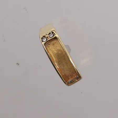 Skrotgull med diamanter (4 x ca. 0,02ct), 14K, bruttovekt 6,4g Vekt: 0 g Kontakt Lånekontoret for frakt