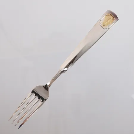 6 spisegafler Bondesølv / Bondesylv (med forgylt kornaks på enden), lengde 18,5cm, Th. Marthinsen, 830S Vekt: 278,3 g Kontakt Lånekontoret for frakt