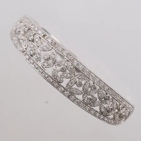 Armring med blanke stener, oval, kan åpnes, 57x52mm, 3 stener mangler, 925S, bruttovekt 24,8g Vekt: 0 g Kontakt Lånekontoret for frakt