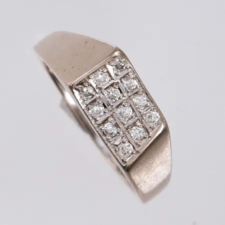 Ring med diamanter (12 x ca. 0,02ct), ø17mm, bredde 1- 7mm, hvitt gull, 14K, bruttovekt 5,3g Vekt: 0 g Kontakt Lånekontoret for frakt