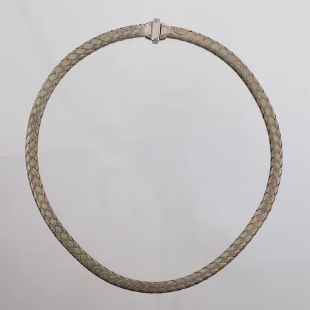 Sølvkjede, lengde 44cm, dimensjon/bredde 63x40mm, 800S Vekt: 24,2 g Kontakt Lånekontoret for frakt