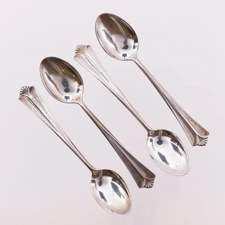 4 Kaffeskjeer rådhus med vifte, lengde 11,2 cm, David-Andersen, 830S Vekt: 39,7 g Kontakt Lånekontoret for frakt