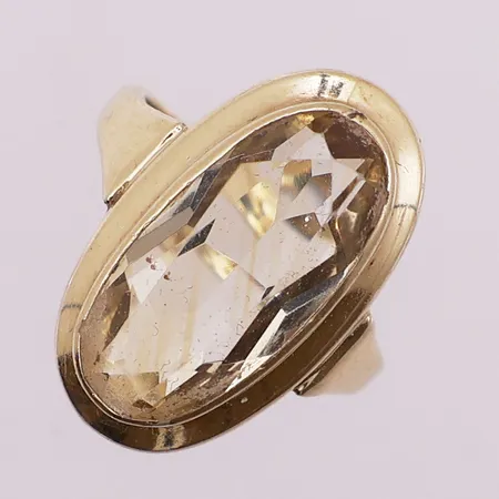 Ring med gul sten, Ø 16 mm, bredde 2 - 21 mm, 14K Vekt: 3,9 g Kontakt Lånekontoret for frakt