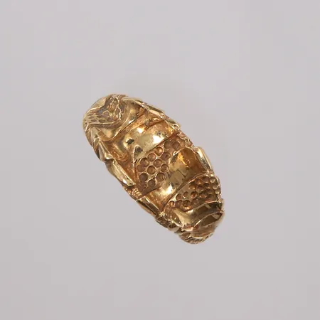 Ring, ø16,9mm, bredde 2,3- 9,6mm, 14K Vekt: 4,7 g Kontakt Lånekontoret for frakt