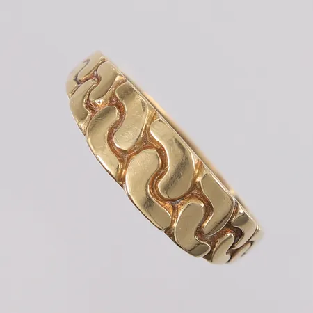 Ring, ø23,5mm, bredde 3- 7,7mm, 14K Vekt: 5,2 g Kontakt Lånekontoret for frakt