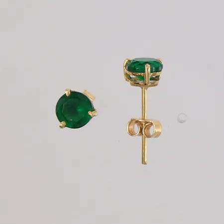 Ett par øredobber med grønne stener, ø6mm, 18K, bruttovekt 1g Vekt: 0 g Kontakt Lånekontoret for frakt