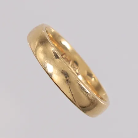 Ring, D-A, ø16,6mm, bredde 4mm, gravert, 14K Vekt: 4 g Kontakt Lånekontoret for frakt