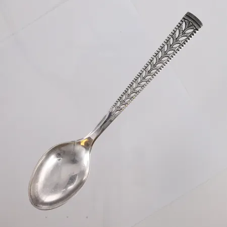 6 spiseskjeer, Juvel, lengde 18,8cm, 830S Vekt: 219,2 g Kontakt Lånekontoret for frakt