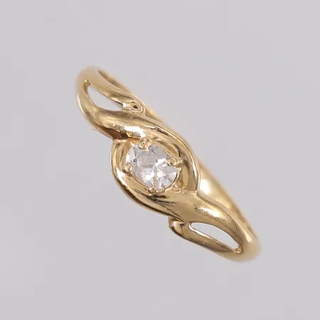 Ring med blank sten, ø17,5mm, bredde 1,4- 6,2mm, 14K, bruttovekt 1,4g Vekt: 0 g Kontakt Lånekontoret for frakt