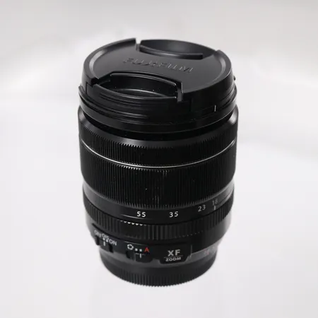 Objektiv Fujifilm XF18-55mm F2.8-4 R LM OIS, snr. 8DA30178, med begge deksler Kontakt Lånekontoret for frakt