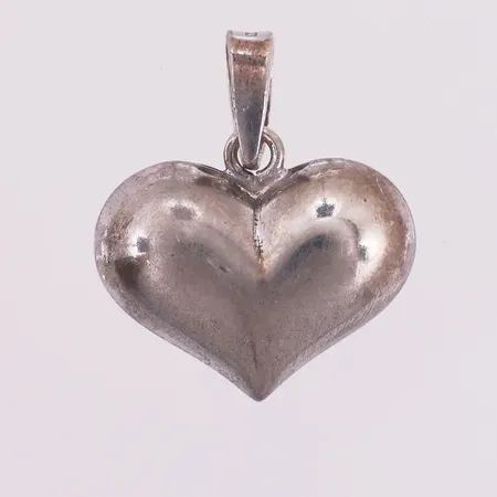 Anheng hjerte, 22,2 x 18,5 mm, 935S Vekt: 2,7 g Kontakt Lånekontoret for frakt