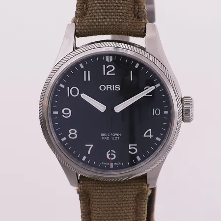 Herreklokke Big Crown ProPilot Big Date, Ø 41 mm, refnr 01.751.7761.4164, serienr 3833116, år ca 2020, stål, reim tekstilreim olivengrønn 07 3 20 03LC, pute, manual, garantikort(utgått), boks, yttereske Kontakt Lånekontoret for frakt