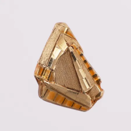 Anheng, 17 x 11,3 mm, 14K Vekt: 1,6 g Kontakt Lånekontoret for frakt
