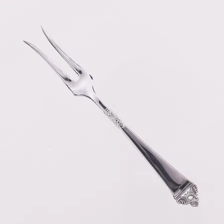 Koldtgaffel i Odel, lengde 13,3 cm, Nils Hansen sølvvarefabrik, 830S Vekt: 12,7 g Kontakt Lånekontoret for frakt