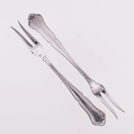2 koldtgafler i Märtha, lengde 11,3 cm, Th. Marthinsen, 830S Vekt: 31,8 g Kontakt Lånekontoret for frakt