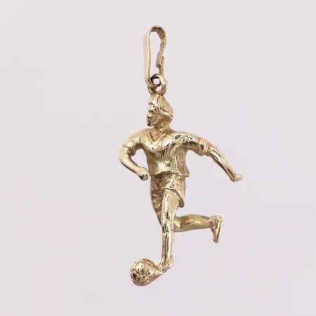 Anheng fotballspiller, lengde 27,8 mm, bredde 16 mm, 14K Vekt: 4,1 g Kontakt Lånekontoret for frakt