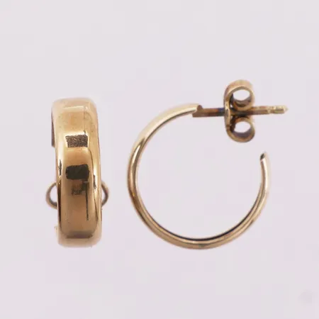 Ett par øredobber, Ø 13 mm, bredde 4,5 mm, 14K Vekt: 2,2 g Kontakt Lånekontoret for frakt
