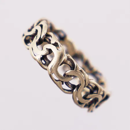 Ring Bismarck, Ø 17,9 mm, bredde 5,5 mm, 14K Vekt: 2,4 g Kontakt Lånekontoret for frakt