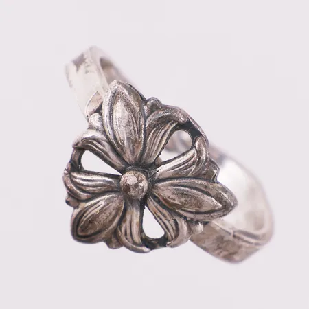 Ring, Ø 19,4 mm, bredde 3,2 - 14,2 mm, 830S Vekt: 4,1 g Kontakt Lånekontoret for frakt