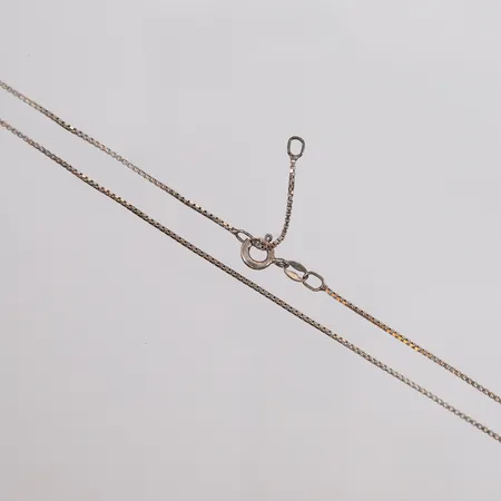 Kjede Veneziansk, total lengde 41,5cm, bredde 1mm, 925S Vekt: 2,4 g Kontakt Lånekontoret for frakt