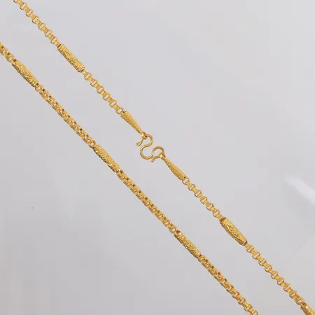 Kjede, lengde 52,5cm, bredde 3,1mm, 23K, thai-gull, vekt tilsvarer 1/2 baht Vekt: 7,6 g Kontakt Lånekontoret for frakt