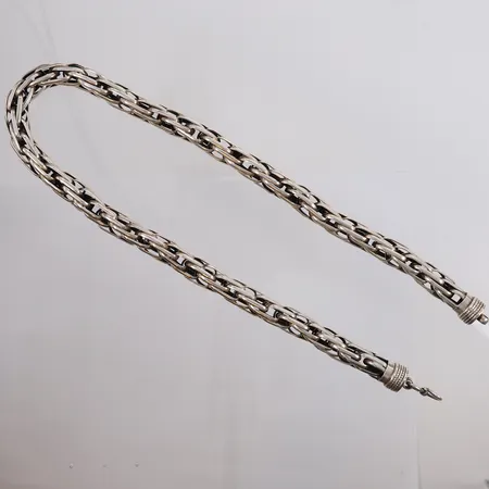 Kjede, lengde 51cm, bredde 11mm, 925S Vekt: 112,1 g Kontakt Lånekontoret for frakt