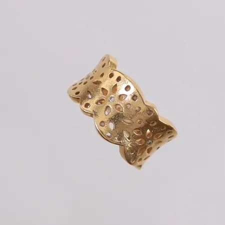 Ring Ole Lynggaard "Lace"/"Blonde" med diamanter 4x ca 0,01ct, ø16,5mm, bredde ca 4mm, 18K gull, sliten boks. Vekt: 10 g Kontakt Lånekontoret for frakt