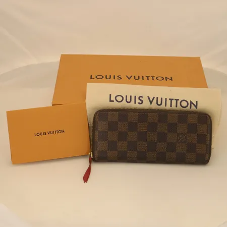 Lommebok, Louis Vuitton Clémence Wallet Damier Ebene Canvas, modell N60534, 20 cm x 9 cm x 2 cm, med originalboks, dustbag og kvittering (Louis Vuitton Oslo, november 2020) Kontakt Lånekontoret for frakt