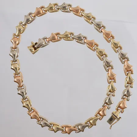 Halskjede trefarget, lengde ca 44,5cm, bredde ca 8mm, 14K. Vekt: 20,4 g Kontakt Lånekontoret for frakt