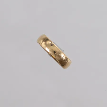 Ring, ø15,9mm, bredde 4,9mm, gravert, 14K Vekt: 4,2 g Kontakt Lånekontoret for frakt