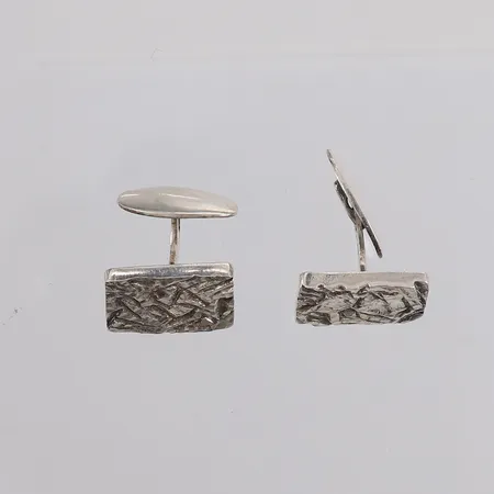 Ett par mansjettknapper, 18x14mm, 830S Vekt: 7,7 g Kontakt Lånekontoret for frakt