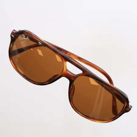Solbriller, Ray-Ban Bill, ref. RB2198, 954/33 60¤14 145 3N, noe bruksslitasje, med ikke-originalt etui og pusseklut Kontakt Lånekontoret for frakt