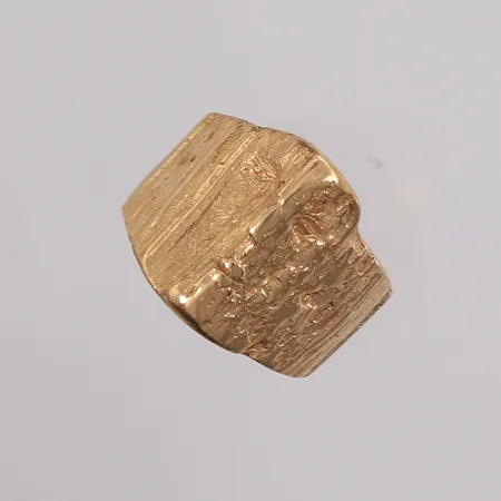 Ring, ø16,5mm, bredde 6-16mm, 14K Vekt: 8,8 g Kontakt Lånekontoret for frakt