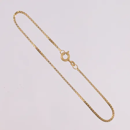 Armbånd Veneziansk, lengde 19cm, bredde 1,2mm, noe ujevnt mønster, 14K Vekt: 1,8 g Kontakt Lånekontoret for frakt