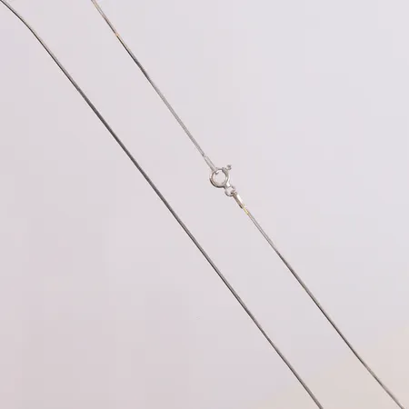 Halskjede, lengde 39cm, bredde 0,7mm, 925S Vekt: 2 g Kontakt Lånekontoret for frakt