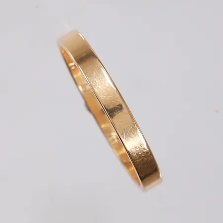 Ring, ø21,8mm, bredde 3mm, gravert, 14K Vekt: 3 g Kontakt Lånekontoret for frakt
