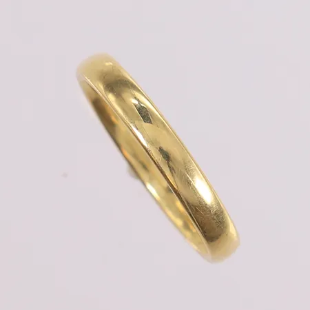 Gullring (gravert), bredde 3,5 mm, ø=21 mm, 14K. Vekt: 4,8 g Kontakt Lånekontoret for frakt