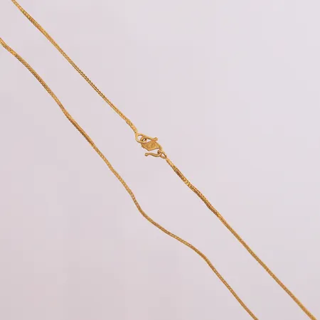 Kjede, lengde 51cm, bredde 1,1mm, defekt mønster, 22K Vekt: 4,8 g Kontakt Lånekontoret for frakt