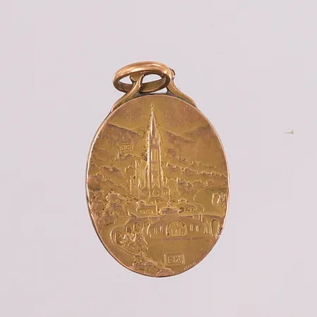 Anheng, 25x14 mm, 18K. Vekt: 1,7 g Kontakt Lånekontoret for frakt