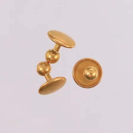 3 skjorteknapper,  diameter 10 mm, 14K.  Vekt: 3,1 g Kontakt Lånekontoret for frakt