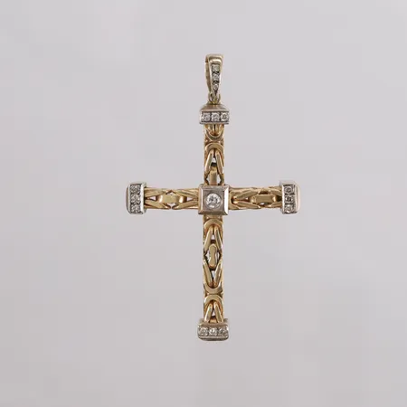 Anheng Konge kors med diamanter (1 x ca. 0,23ct + 12 x ca. 0,03ct + 3 x ca. 0,01ct), 70x41mm, stemplet, 14K, bruttovekt 23,7g Vekt: 0 g Kontakt Lånekontoret for frakt