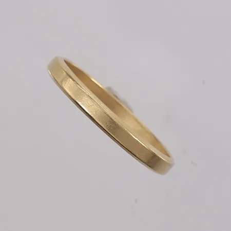 Ring, ø22mm, bredde ca 2mm, 18K gull.  Vekt: 4 g Kontakt Lånekontoret for frakt